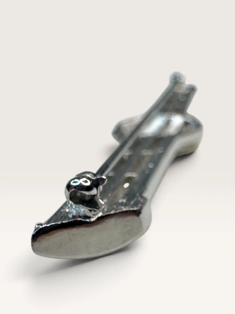 Crown Trifari 1960s Silver Tone Textured Ribbon Knot Long Bar Brooch Pin 3.43